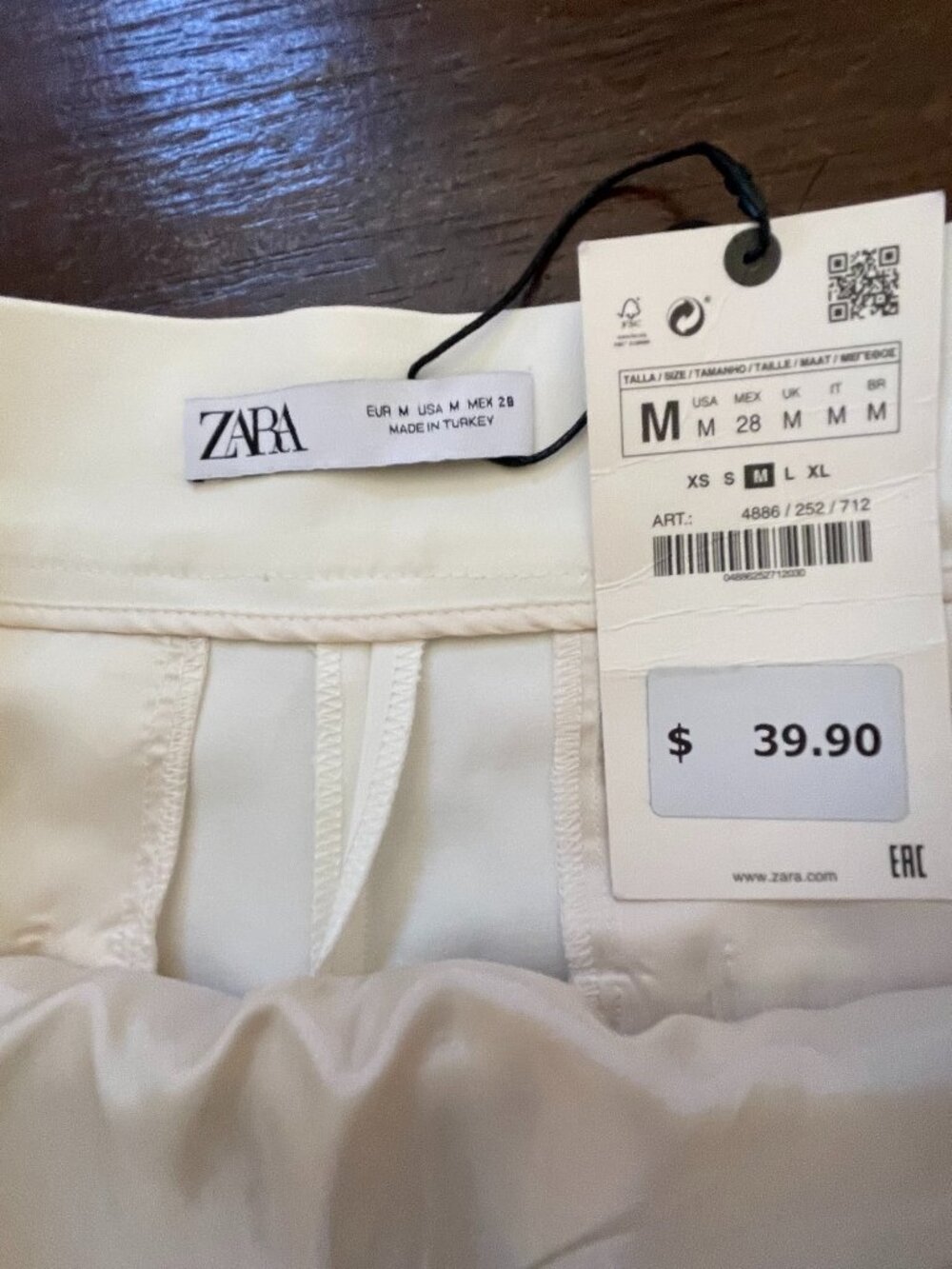 Zara Women's High-Waisted M White Dress Shorts Pockets Size Zipper Ctn-blend NWT - Picture 7 of 7
